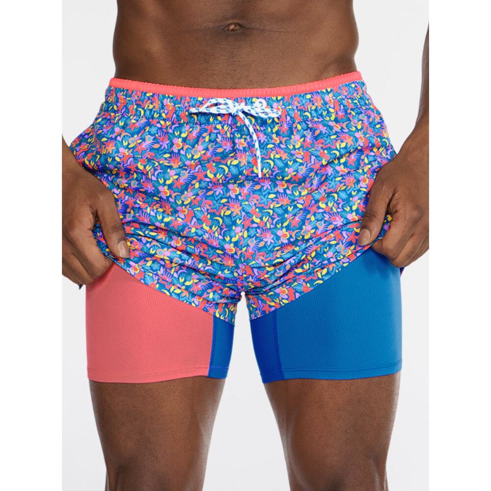 chubbies Men's Bright Floral Swim Trunks with Pink and Blue Panels 5"
